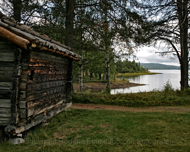 Laxholmen-liten.jpg - Laxholmen i höstskrud
